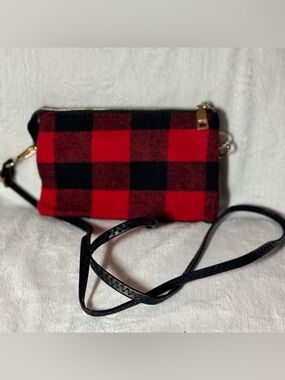 Jen & Co Riley Buffalo Plaid Red & Black Crossbody Purse Vegan Bag 3 Opening